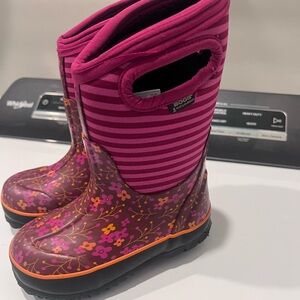 Girls Bogs boots